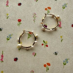 Mignonne Gavigan Mini Isla Pearl Hoop Earrings
